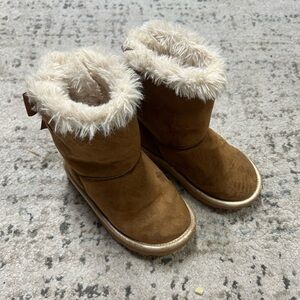 Rampage girls Brown Faux Fur Lined Boots with bow size 9